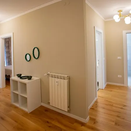 Apartment V