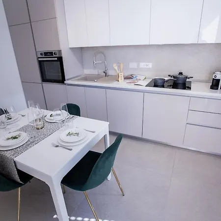 V Apartman Trieszt
